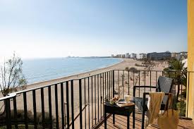 Book Hotel Roses Platja – Your Dream Beach Getaway!